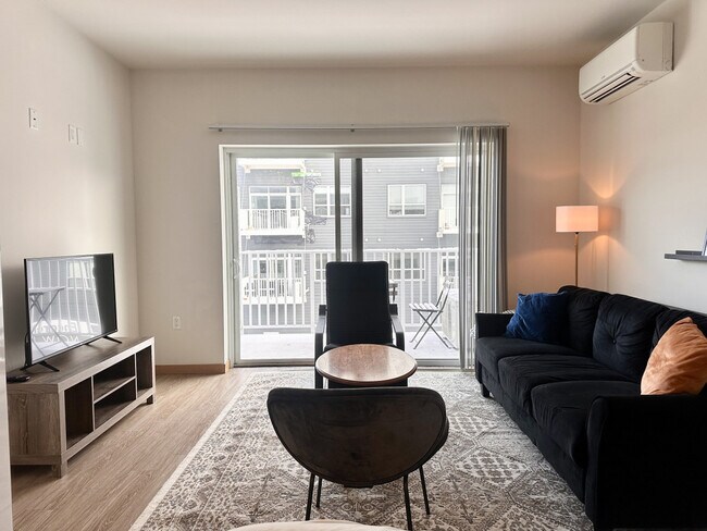 Foto del edificio - 1640 N Water St