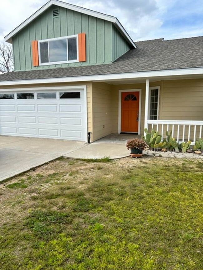 Building Photo - 2471 Starling Dr