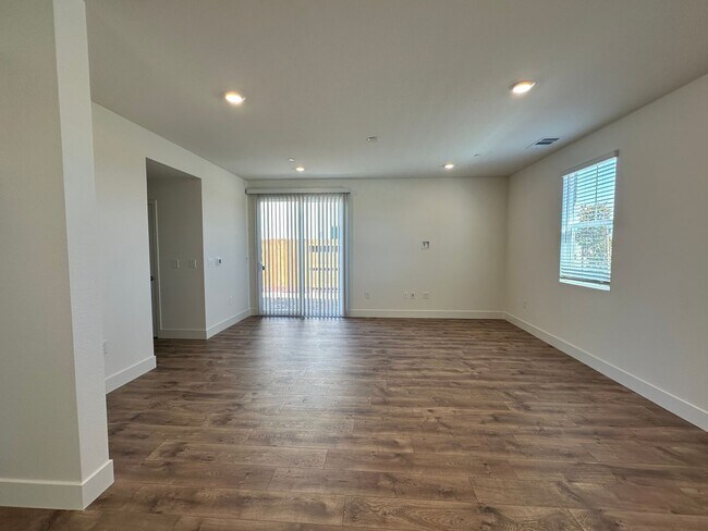 Building Photo - 7820 Rivermeadow Wy