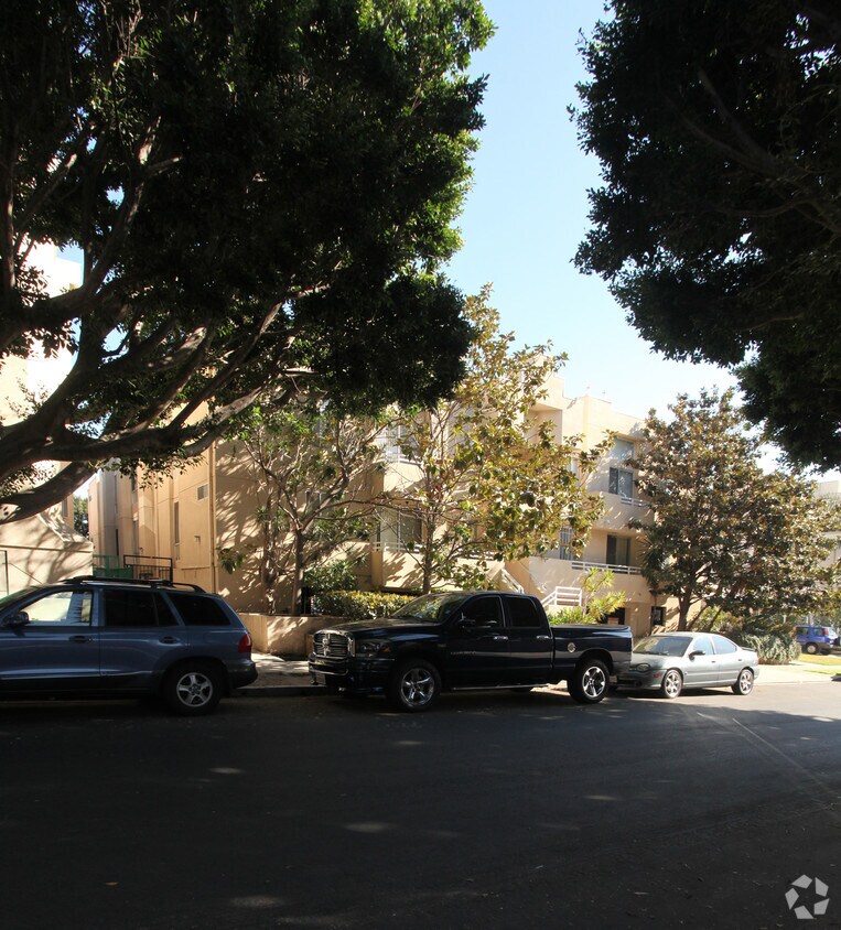 Foto del edificio - 1230 N Cherokee Ave