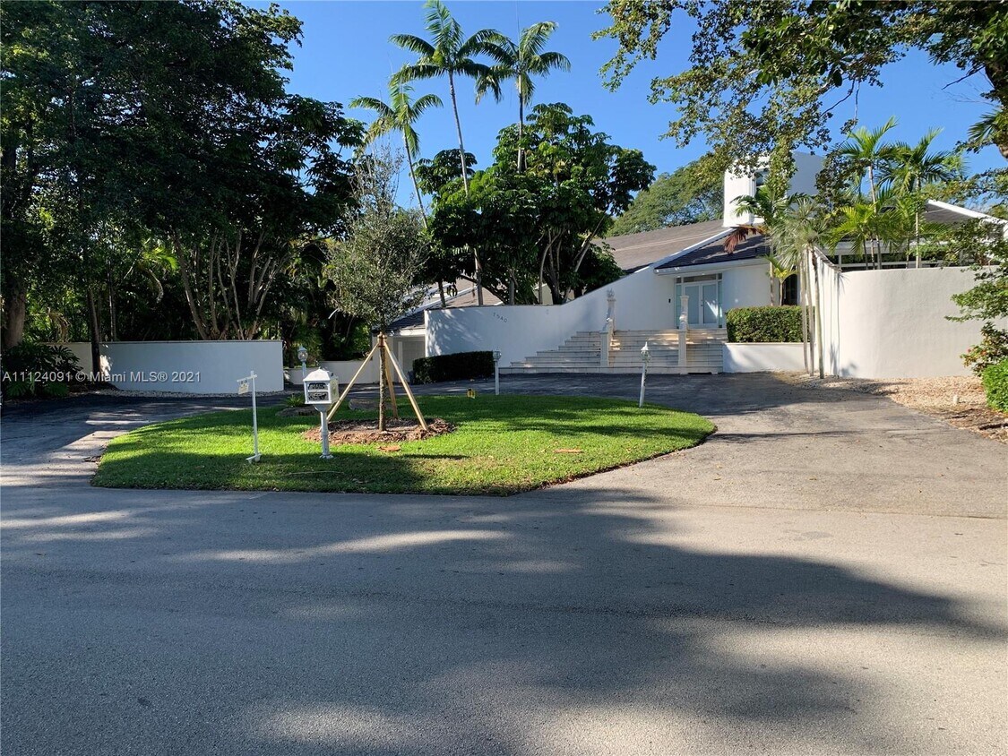 7540 Los Pinos Blvd, Coral Gables, FL 33143 House for Rent in Coral
