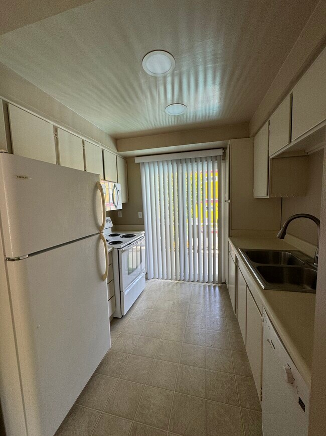 Foto del edificio - 4775 Atherton Ave