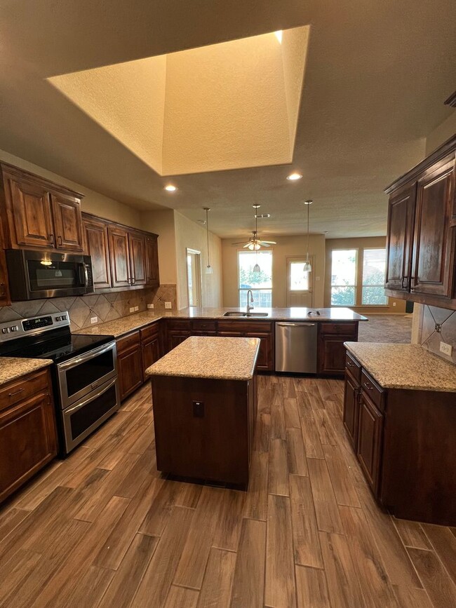 Foto del edificio - 1213 Ashley Dr