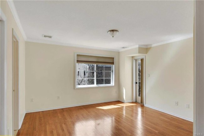 Building Photo - 5 Crosby Pl