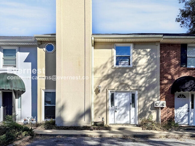 Building Photo - 713 Carr Ave