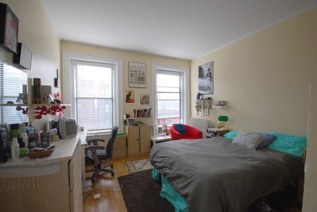 Building Photo - 411 Marlborough St