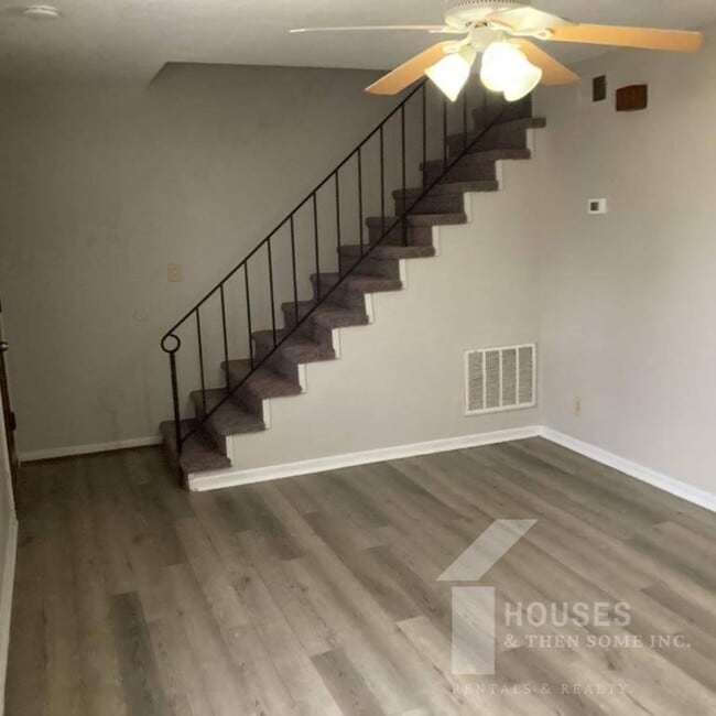 Building Photo - 3/B Jonquil Ln