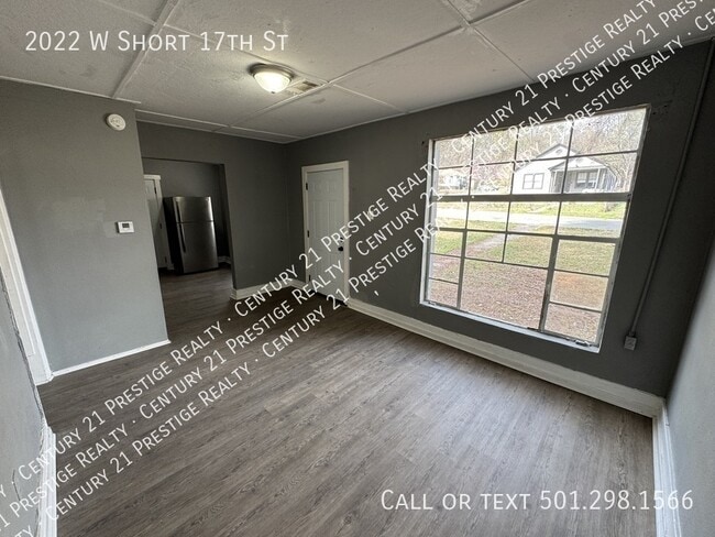 Building Photo - 2022 W Short 17th St