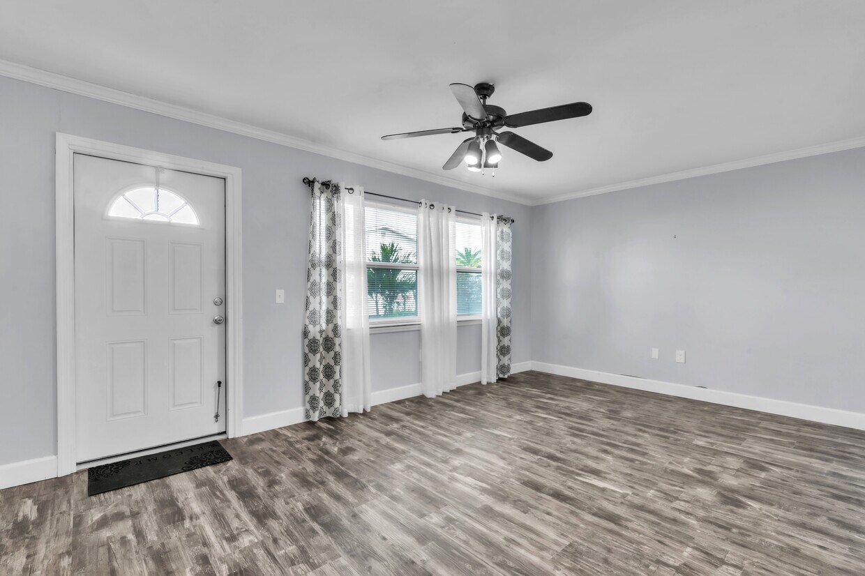 Sala de estar - 5850 18th St N