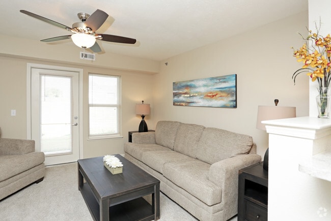 Sala de estar - Andover Pointe Apartment Homes