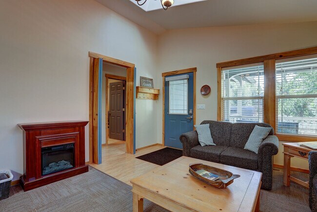 Foto del edificio - 1456 NW Elgin Ave