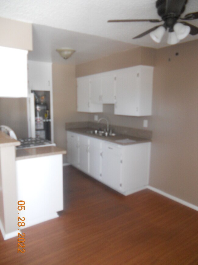 Building Photo - 1420 W 179th St