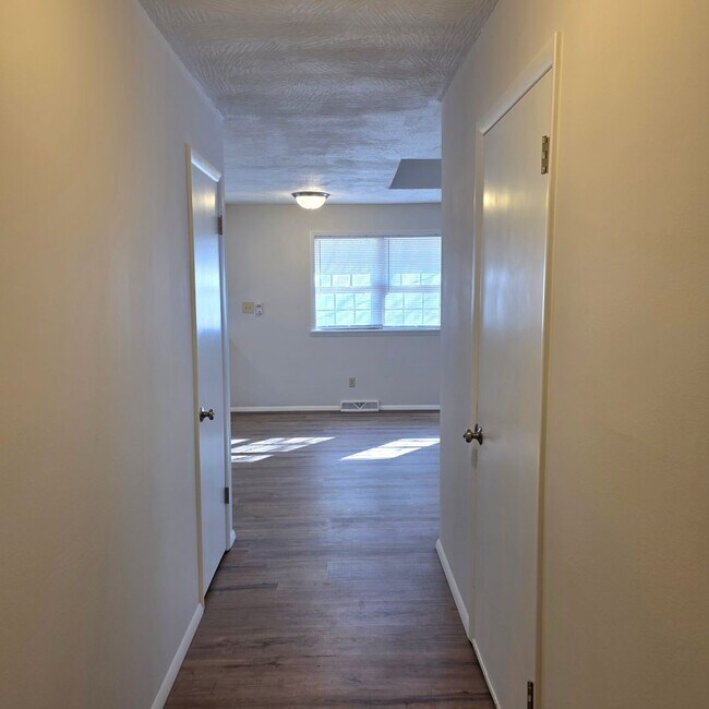 Foto del edificio - 3 Bedroom, 2 Bath, 2-Car Garage Home for Rent