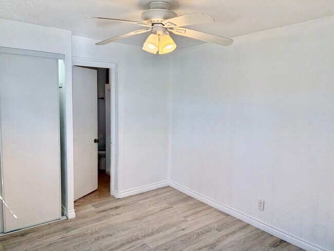 Foto del edificio - 3660 Roosevelt St