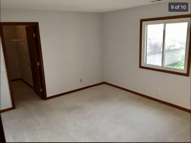 Foto del edificio - 5615 Baronswood Cir