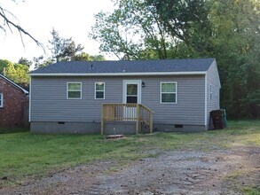 Building Photo - 404 Grand St