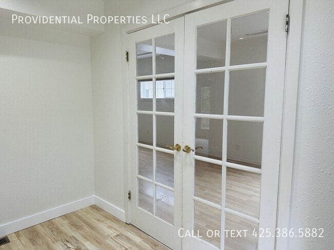 Foto del edificio - 20620 Larch Way