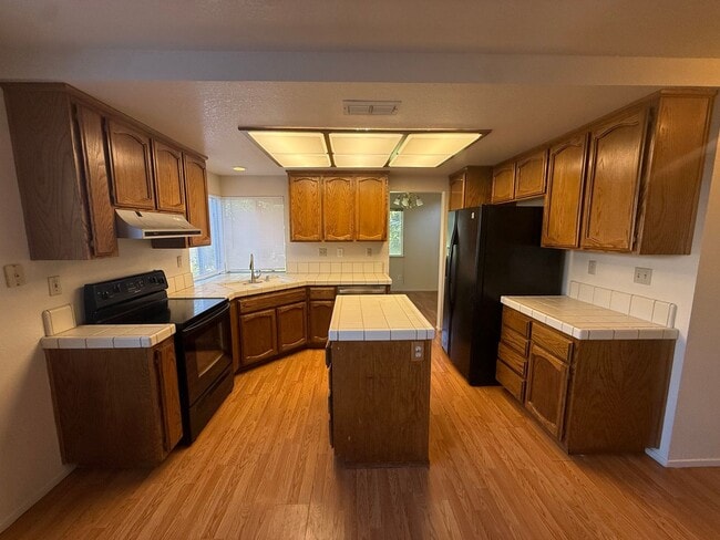 Foto del edificio - 7007 Sutherland Way