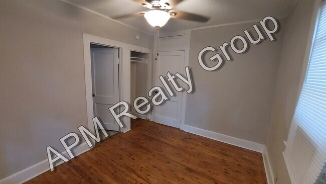 Foto del edificio - Updated two bedroom house