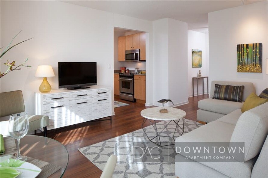 Foto principal - 510 W Erie St