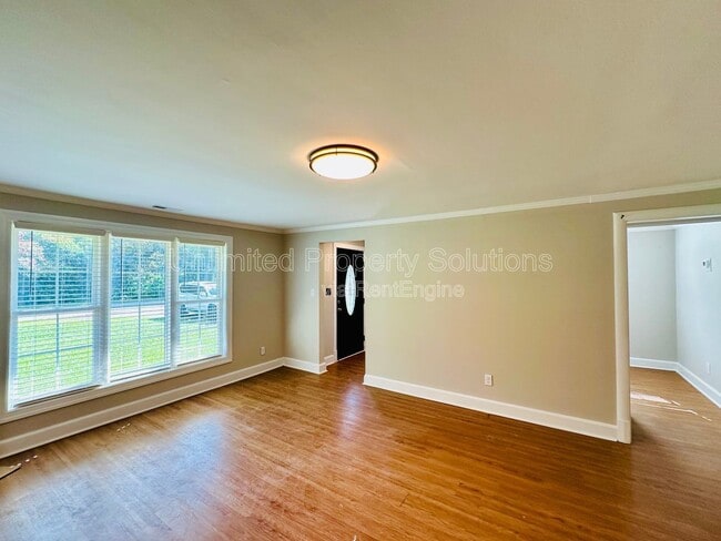 Photo - 3416 Wilshire Blvd House