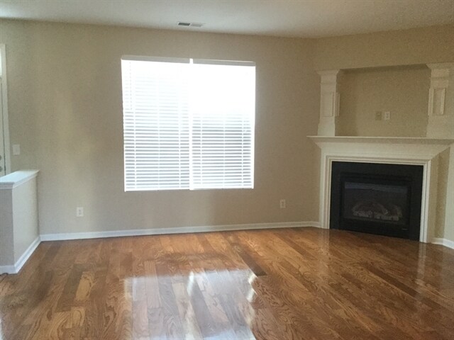 Foto del edificio - 2021 Moss Creek Dr
