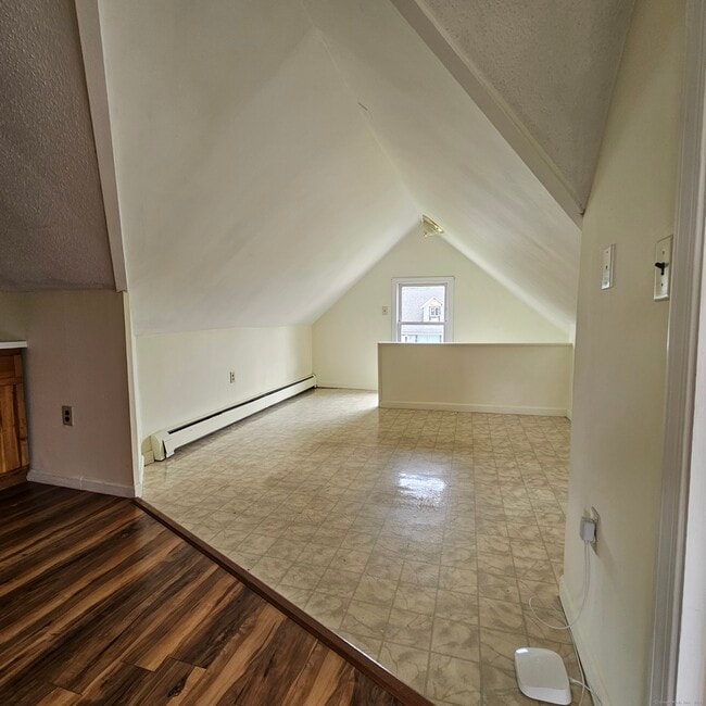 Foto del edificio - 125 Brightwood Ave