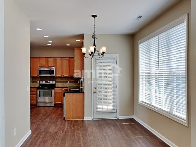 Foto del edificio - 3424 Allenwood Rd