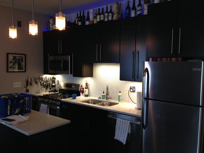 Great lighting below and above cabinet - 509 Delaware Street