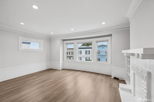 Building Photo - 487 18th Ave