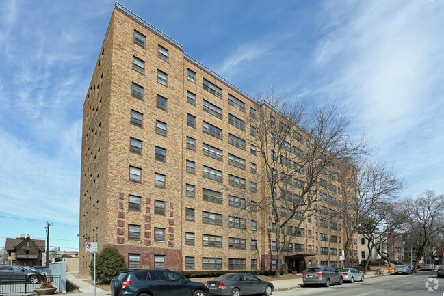 Building Photo - Royal Plaza Apartments