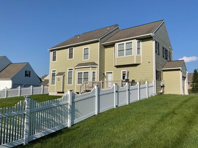 Building Photo - 5 br, 4 bath House - 176 SAVANNAH DR