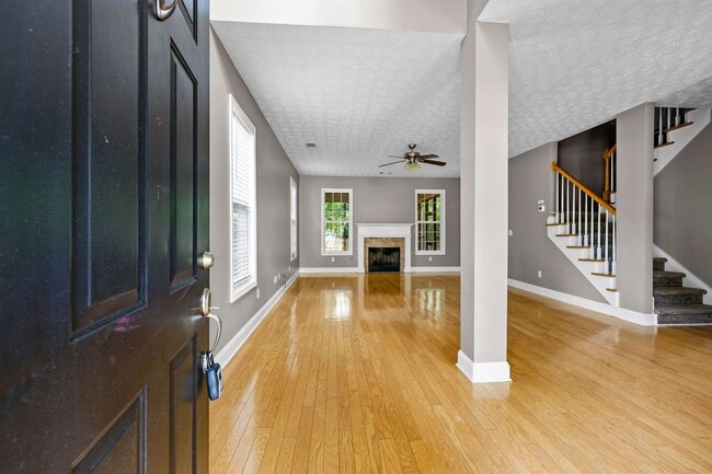 Building Photo - 4BR Home with Screened Porch Walkable to Downtown Senoia