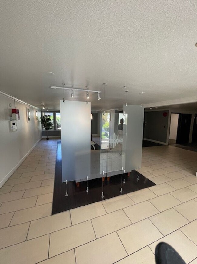 Foto del edificio - 1318 B St