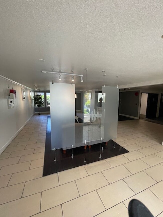 Building Photo - Available Now - 2 Bedroom 2 Bath Condo in ...