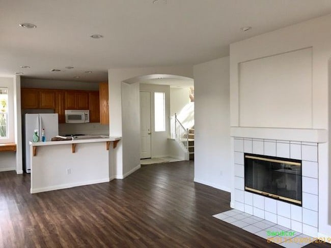 Building Photo - 10788 Corte de Tiburon