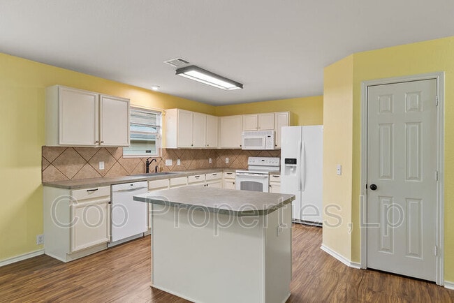 Foto del edificio - 5132 Columbia Dr
