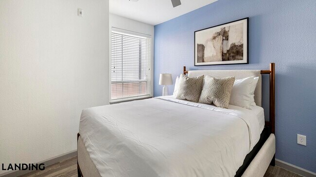 Foto del edificio - 1001 S Center St