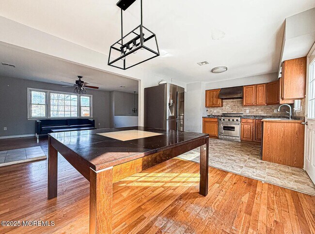 Foto del edificio - 532 Frank Applegate Rd