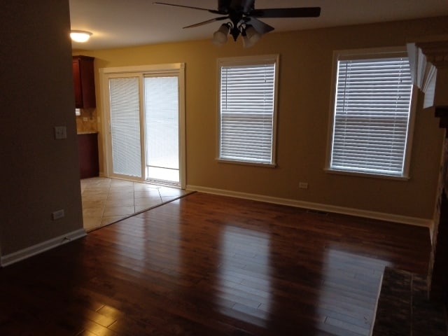 Building Photo - 2201 Oak Leaf Ln