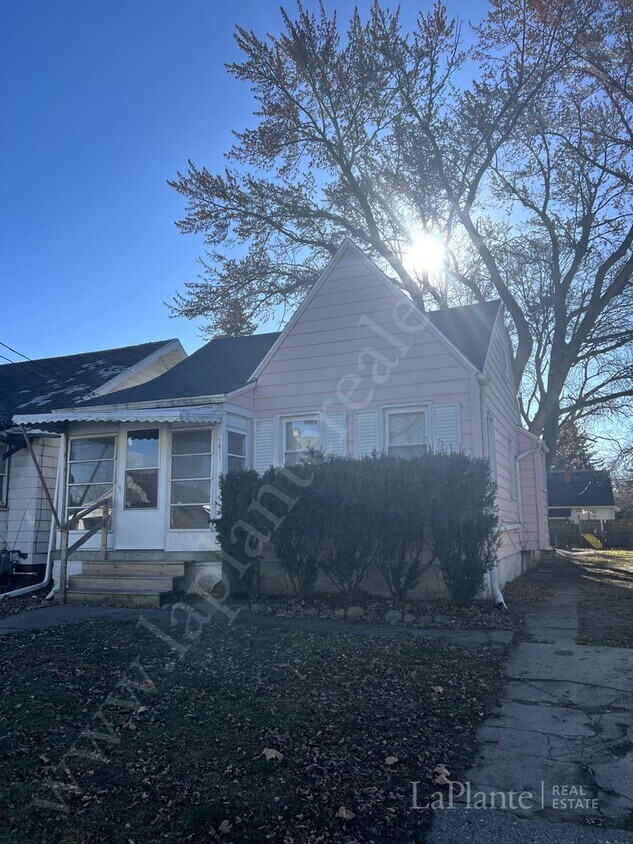 Primary Photo - Cute 2 Bedroom Home for Rent