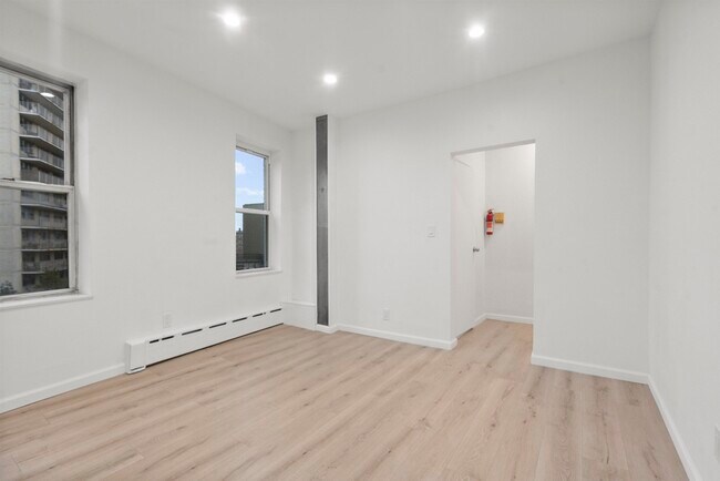 Foto del edificio - 6045 JFK Blvd E