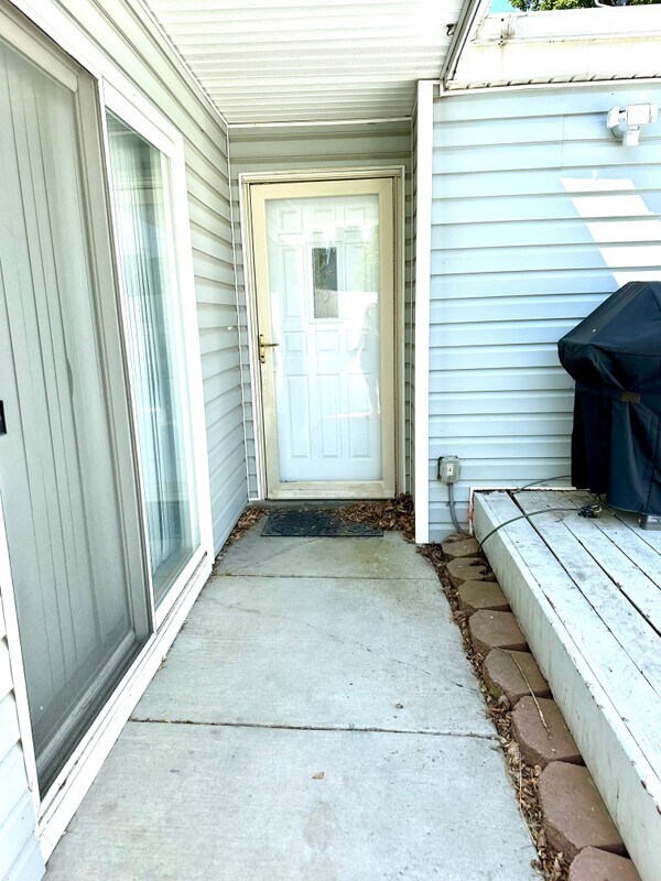 Building Photo - 62 Millpond Dr