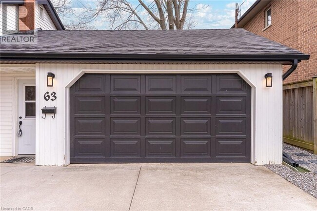 Building Photo - 63 Seneca Ave