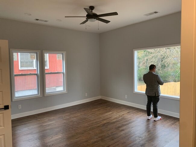 Foto del edificio - 184 Laurel Ave SW