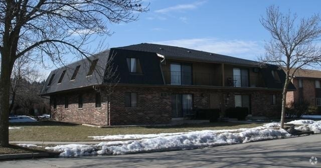 Building Photo - 1717 S 115 Ct