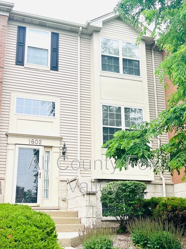 Foto principal - 1602 Edinburgh Dr