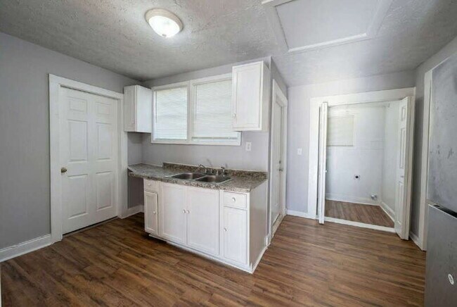 Foto del edificio - 3101 12th Ave