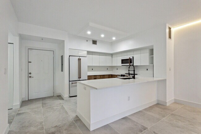 Building Photo - 250 NE 3rd Ave