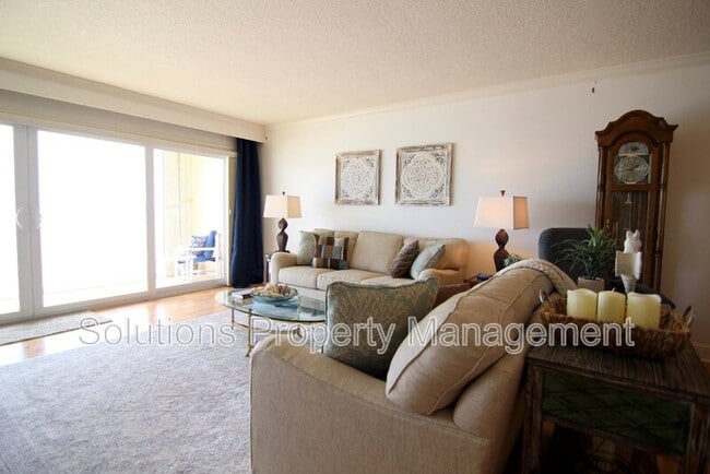 Building Photo - 1095 N Hwy A1A